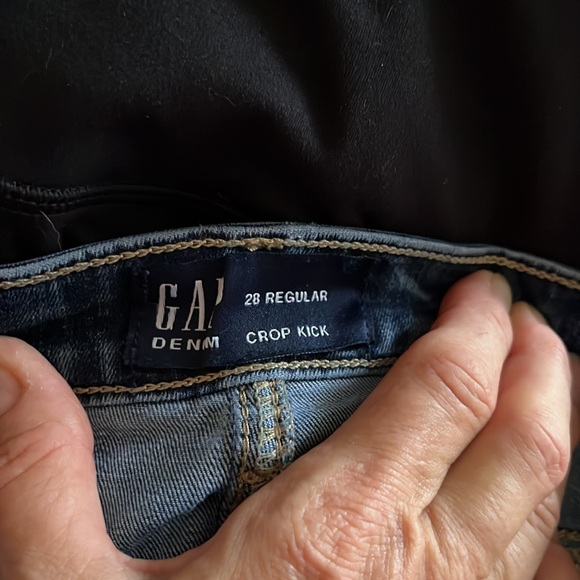 GAP Denim Crop Kick Stone Wash Jeans - Picture 5 of 6